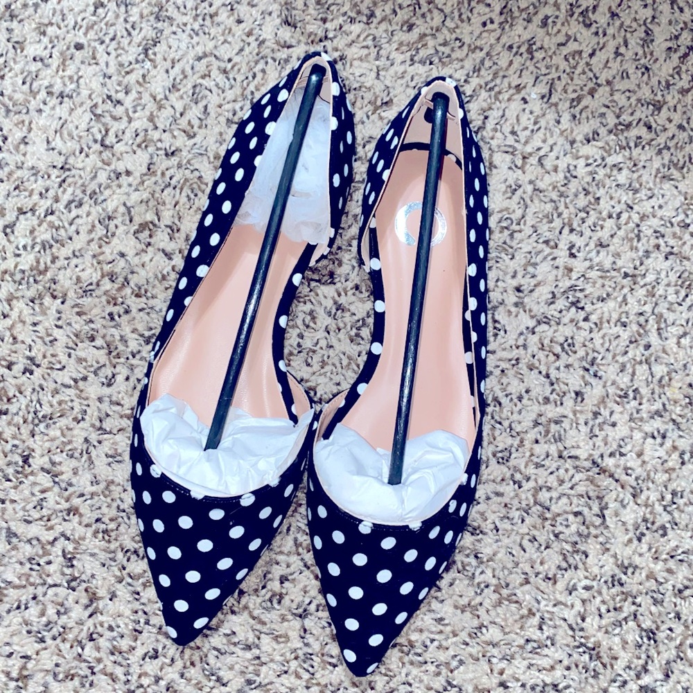 👠 2/$20 SHOES C Wonder Flats Size 7.5 ✨💕 cute polka dots